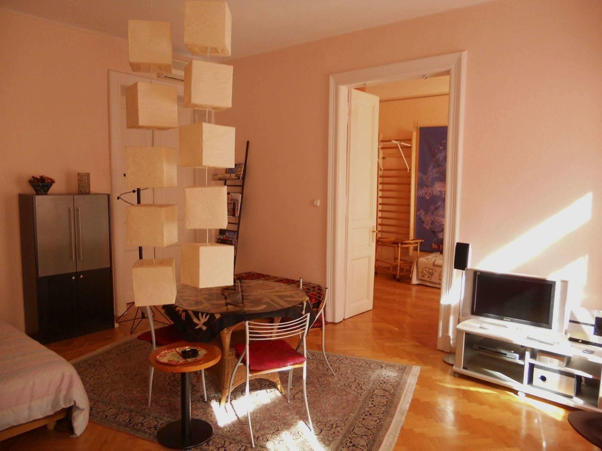 Edith'S Place In Budapest Eksteriør bilde